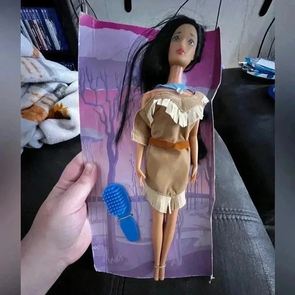 Pocahontas Disney Store Doll With Brush New - Picture 1 of 3